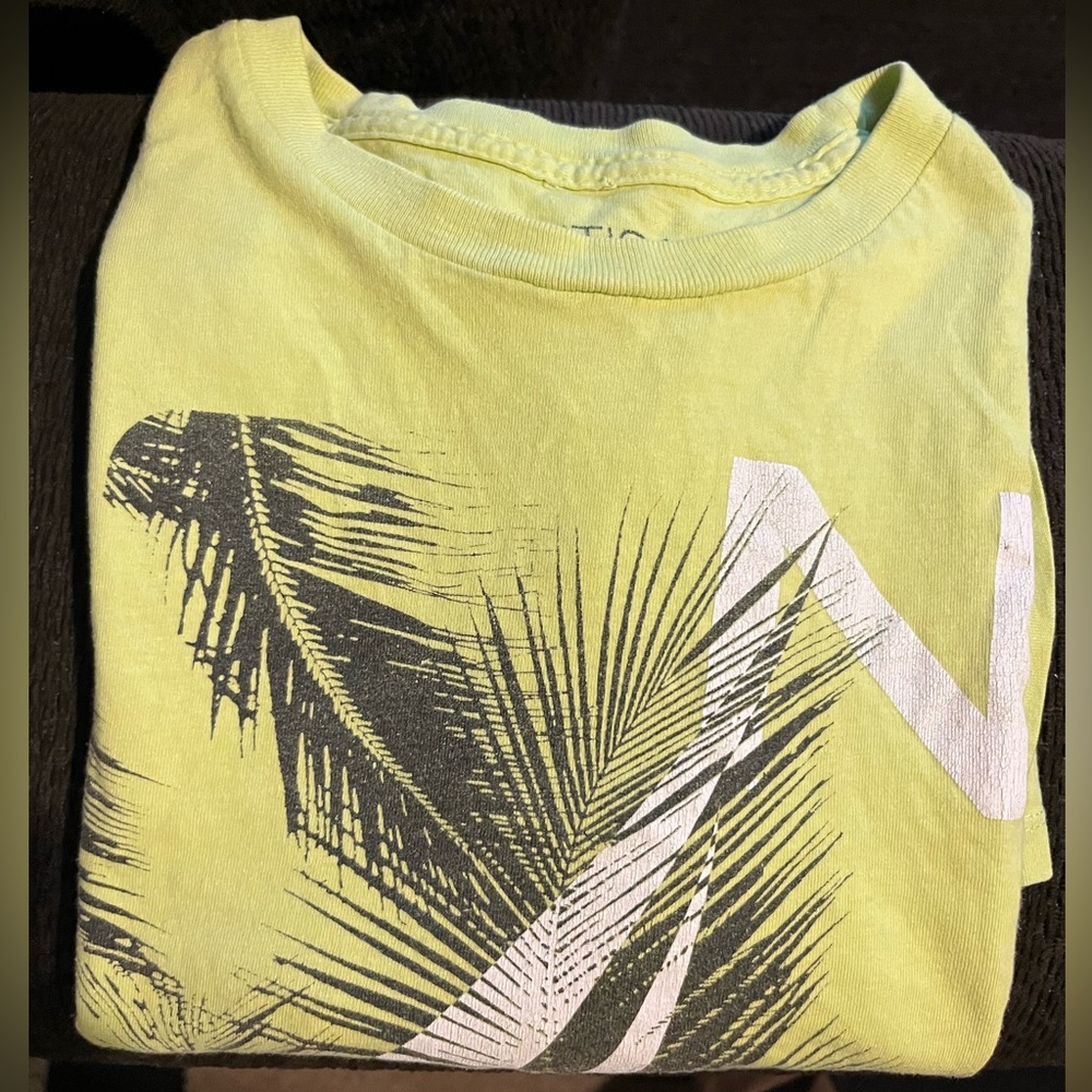 Nautical light green graphic tee. M